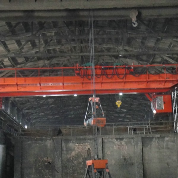 ú����(zhu��n)��ץ�����ؙC(j��) grab crane dedicated for coal cinder handing