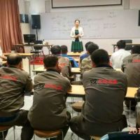 ���x����ƸՈ(q��ng)��̩��Ӣ��У���ں��Ӽ��g(sh��)��Ӗ(x��n)��(hu��)��